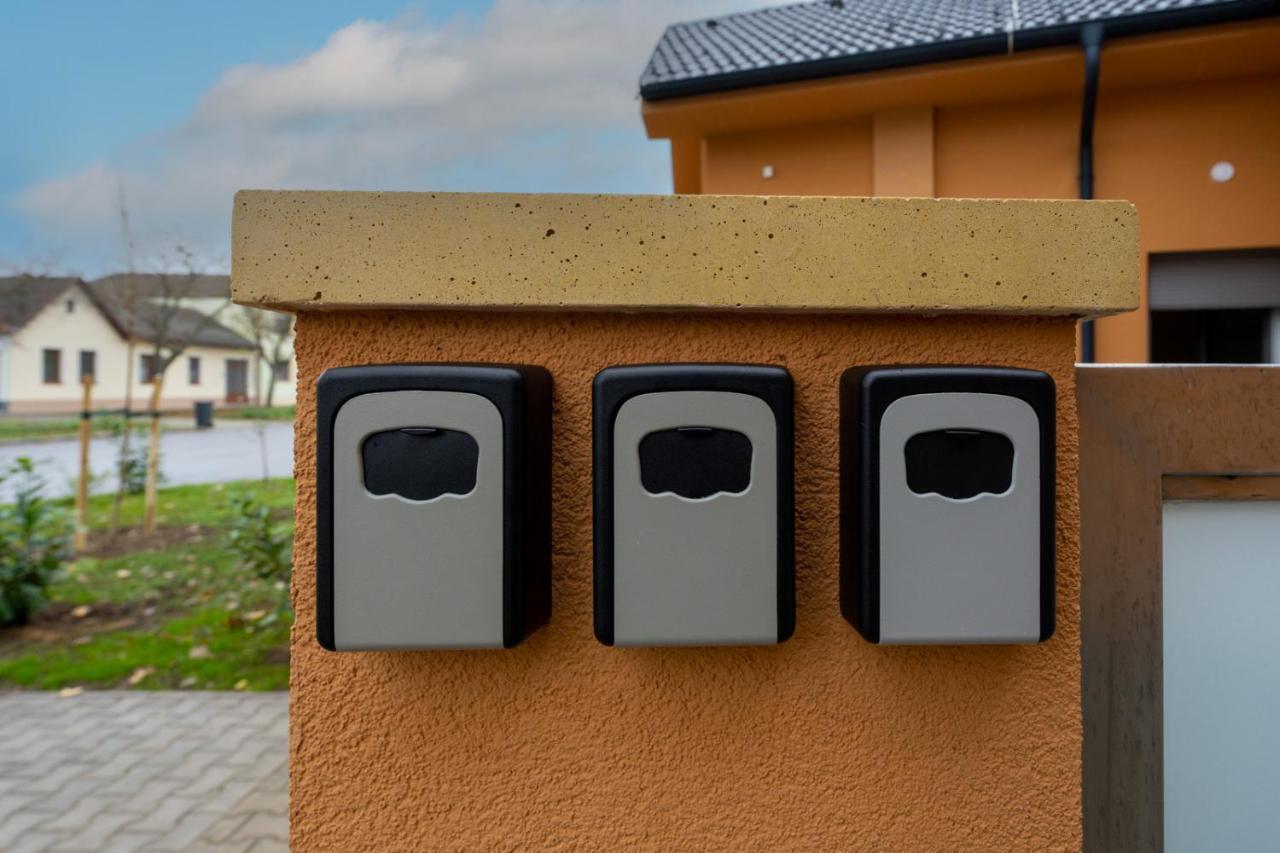 Pension Pannonia Parndorf Exterior foto