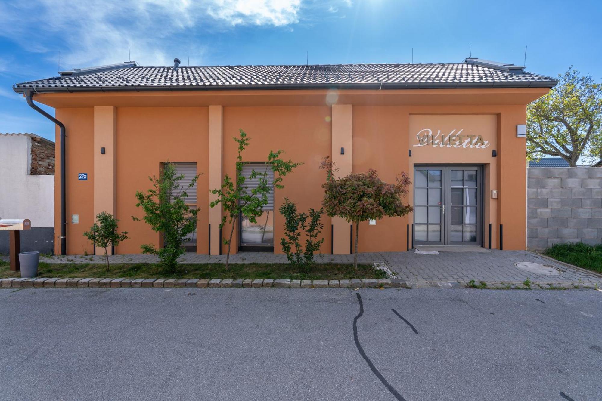 Pension Pannonia Parndorf Exterior foto